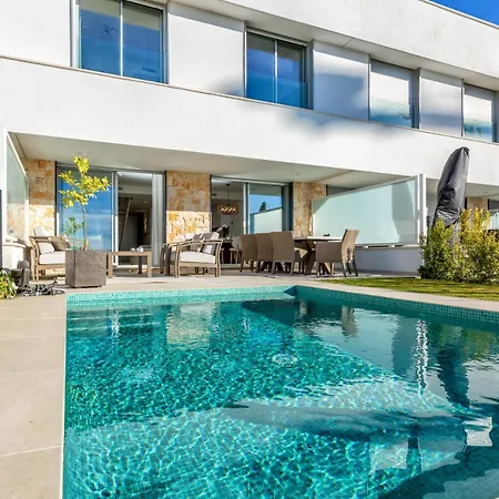 Vivi Homes - Casa Sol - Private Pool - Garden - Sea View Εστεπόνα